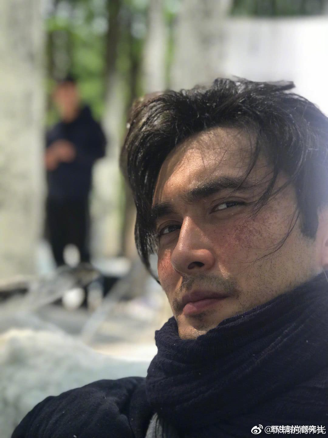 高伟光|他古装是“毫无辨识度”的男配角，现代装却能帅到挑大梁