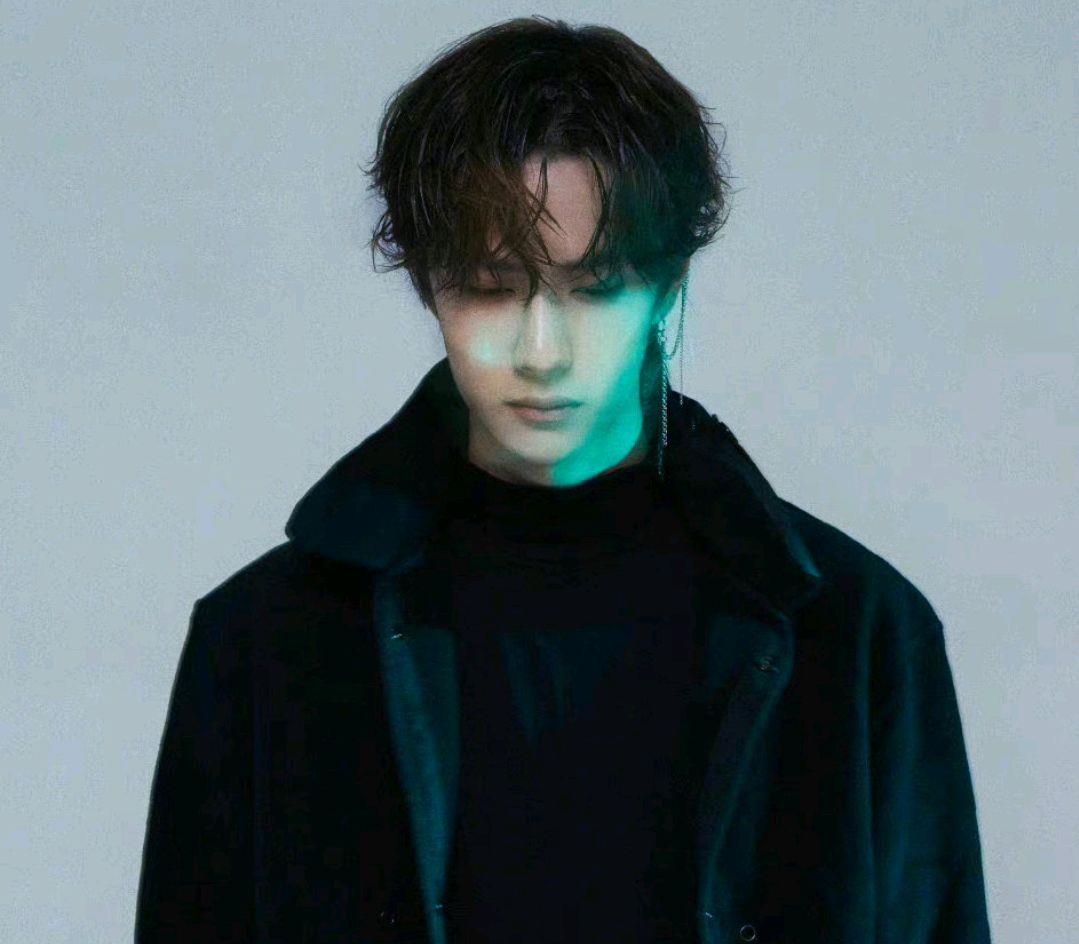 杨幂|王一博新歌预热，极简风海报，神秘感拉满