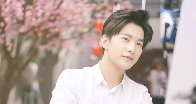 杨洋|吴亦凡事件后，杨洋被曝出相似经历，对粉丝女友腻了就用冷暴力？