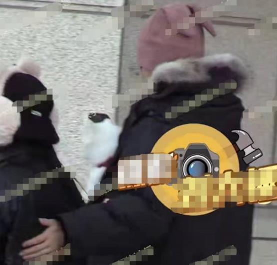 周彦辰|25岁男星恋情遭曝光，与美女牵手逛街亲密拥抱，不抽烟人设崩塌