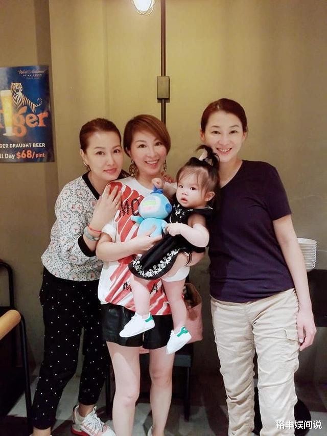 黄纪莹|黄纪莹已结婚生子？抱一男孩尽显母爱，曾被传因古天乐退出娱乐圈