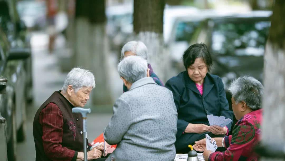 长脖子爸比说|社保迎来新规？“挂靠行为”被明令禁止，查出来就要受罚，望周知
