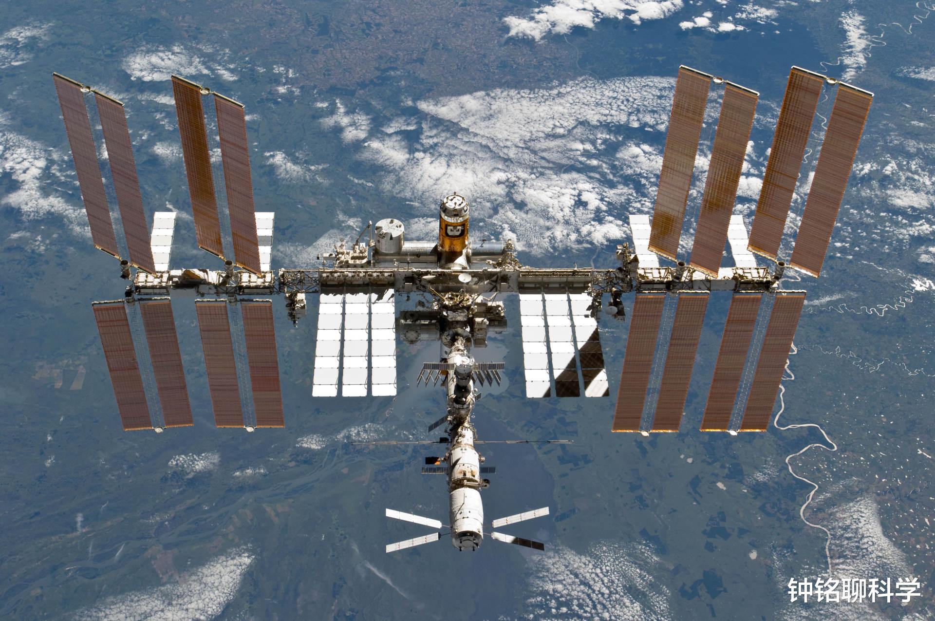  神舟十三号整装待发！美媒：10年技术封锁，挡不住中国太空进步