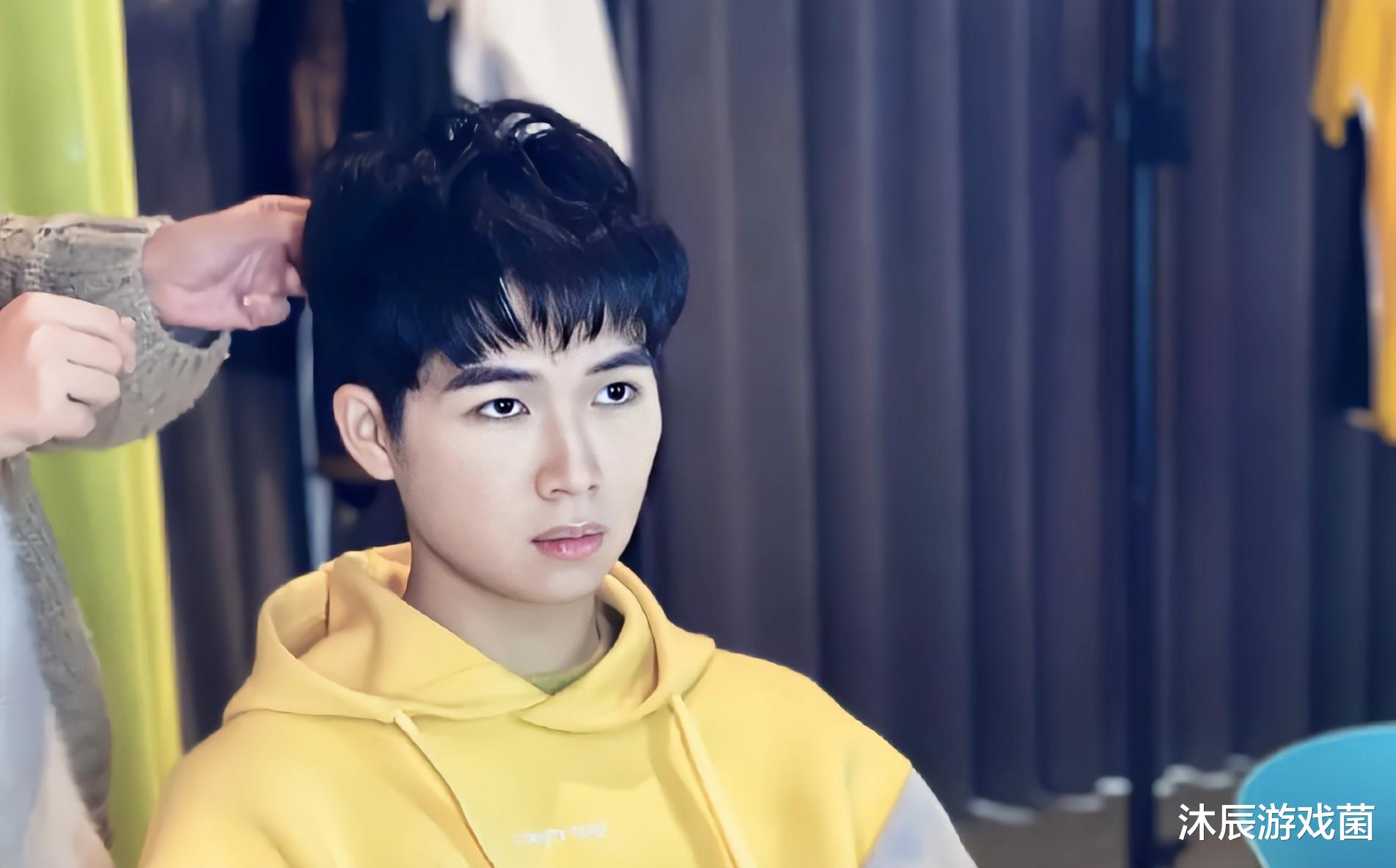 曹志顺|AG久诚化身“2100分战神”,巅峰赛被蹭线直接破防,骂队友一整局