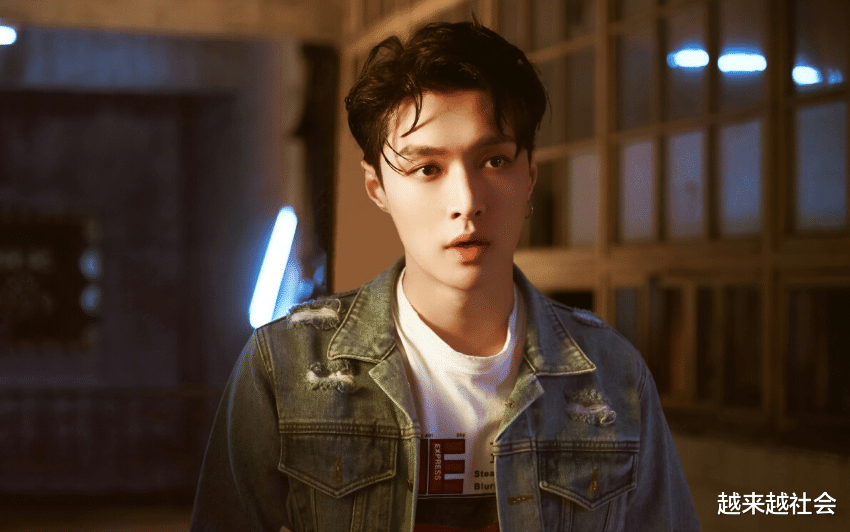 张艺兴|张艺兴能改变部分中国大众音乐口味，并能在国际上，占有一席之地