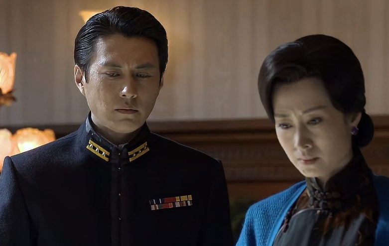 李易峰|《隐秘而伟大》爆火后，李易峰又有一剧来袭，看清女主我愣住了