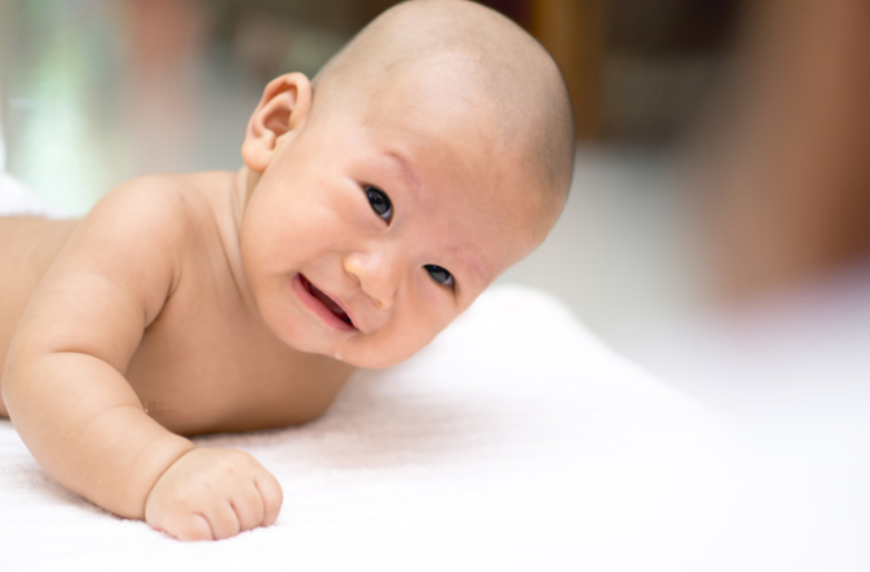 急诊室老苗|4个月宝宝吃完就睡，一家人安心搓麻将，再看时娃已没了呼吸