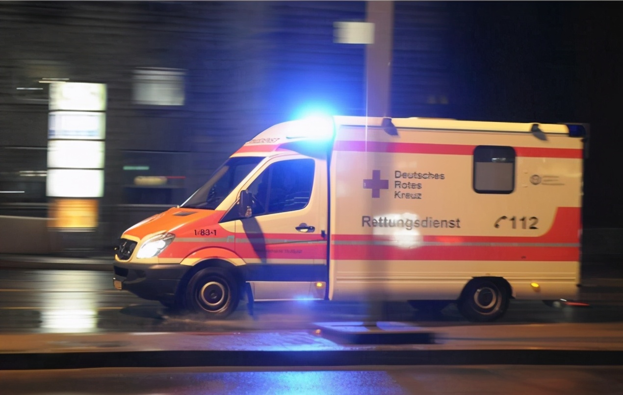 尿酸|39岁男子戒肉一年,尿酸仍高达870,肾脏“报废”,医生:2种水是祸根