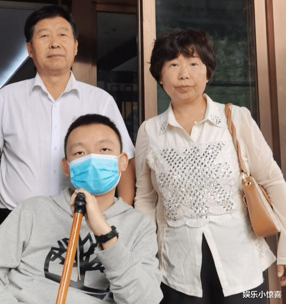 杜新枝|噩耗不断!杜新枝退网,开封舅妈车祸去世,郭威也深陷舆论风波