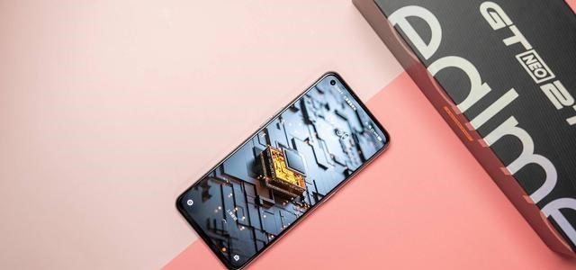 跑分|跌至1799元，70萬跑分+120Hz電競屏+65W閃充，真我才叫性價比