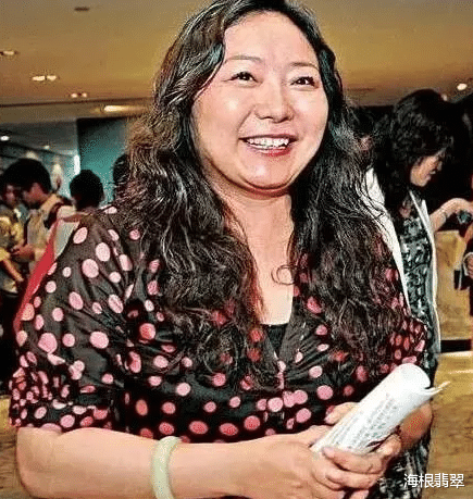 海根翡翠 靠收废纸起家的张茵,建立了自己的“纸业帝国”,这些女强人竟然都钟情于翡翠!