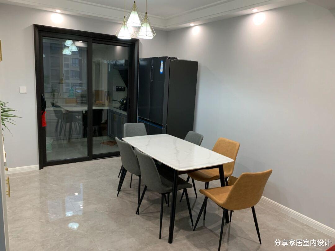 小三房终于乔迁入住，石膏线条做电视墙很喜欢，新生活很幸福！