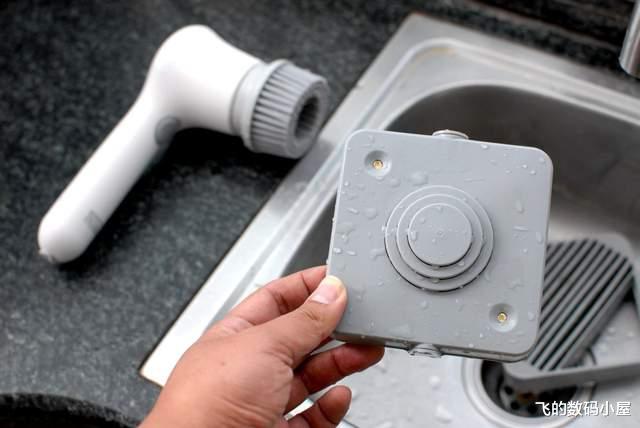 还在为厨房清洁烦恼?看看让你省心省力的魔雅厨房电动清洁刷