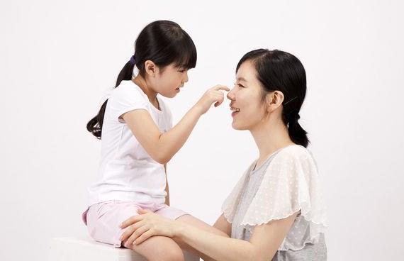 全能辣妈plus|女儿第一次来“初潮”，爸妈要教会她“2个注意”，孩子将一生受益