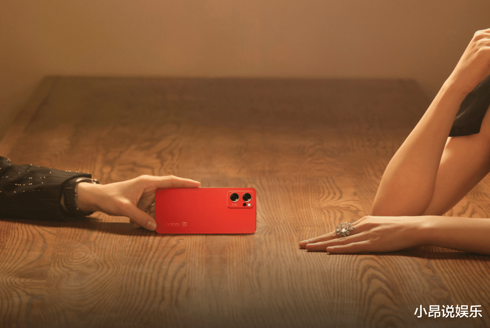 豪门|张小斐x王嘉尔气场足，陈数x侯明昊高级味，豪门姐弟=走红秘籍？