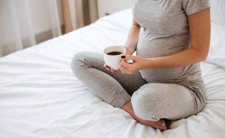 挚爱宝宝一生|桑葚酒虽然好喝，但是饮用的这些禁忌要切记，谨慎这些方面一定小心