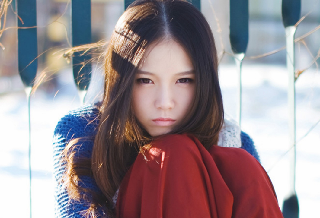 本兮|音乐才女本兮,17岁走红网络,为何在22岁突然离世她经历了什么?