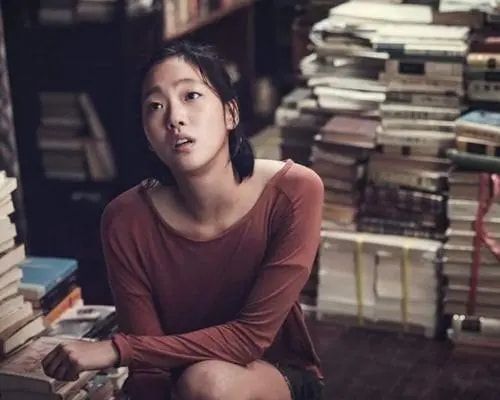 金高银|她的中文水平达10级,凭借“尺度片”得到认可,不惜为戏增重8斤