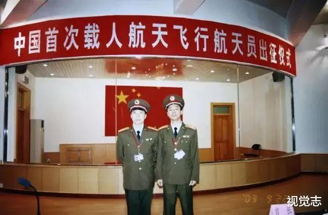 那个从没去过太空的航天员,把女儿也搭上了