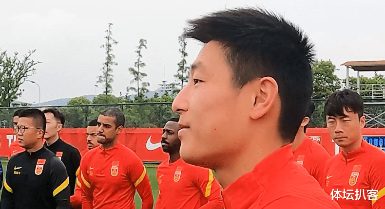 武磊|3-1！国足主力赢了：锋线大爆发，武磊梅开二度，2大归化国脚破门