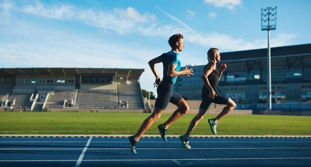 跑步|早上跑步半小时,与晚上跑步一小时,有什么区别?很多人或有误解