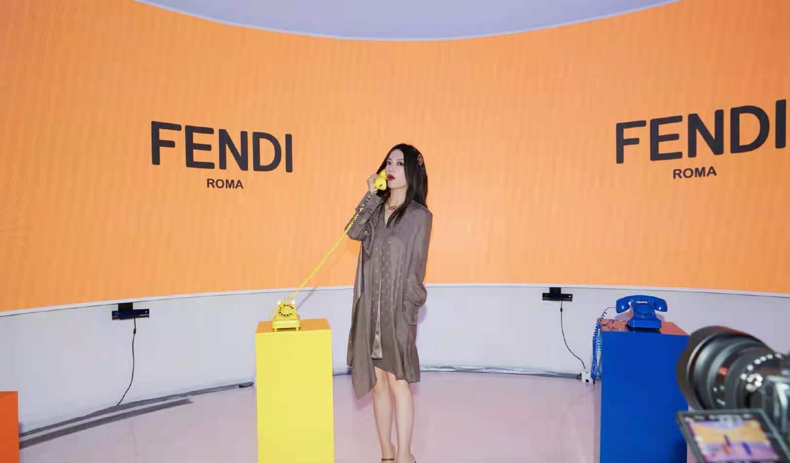 姚姚时尚|赵薇出席Fendi品牌派对,生图吊打娱乐圈小花,45岁美成小姐姐
