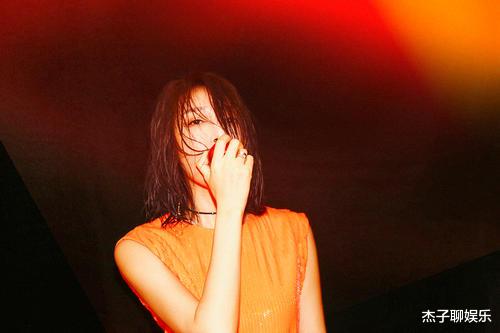 陈红|出道20年，却因过气遭王源点评唱功，这就是娱乐圈的现实？