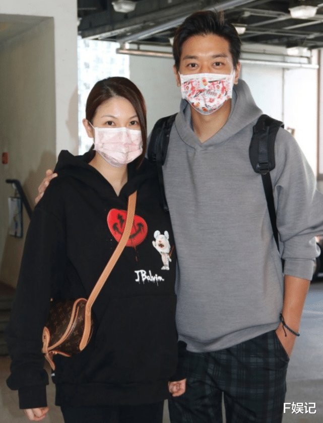 黎诺懿|TVB小生黎诺懿宣布太太诞下二胎儿子 夫妻俩在产房与小儿子开心合影