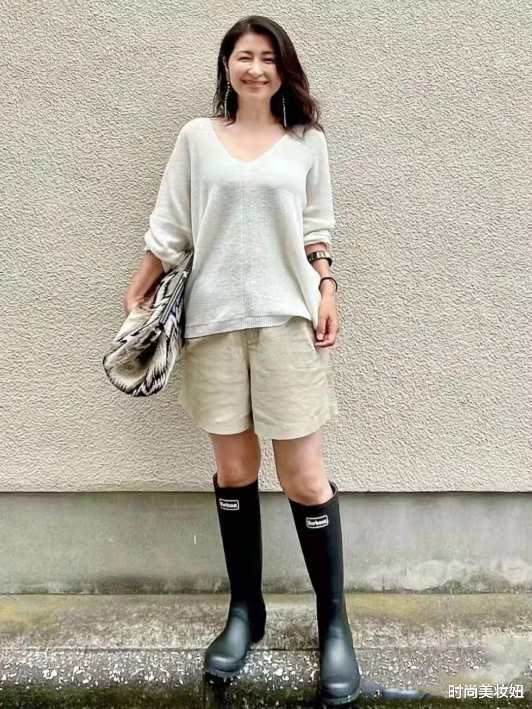 时尚美妆妞|女人年纪越大，穿衣打扮要“气质”，普通人照着穿也优雅大气