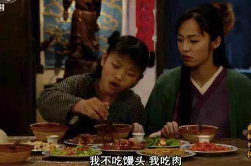 穿帮镜头|史上最穷剧组的穿帮镜头，经费确实很短缺，这个头套已经假到没朋友了