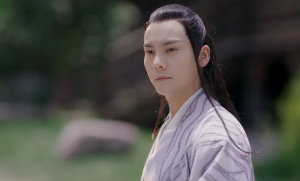 赵敏|陈伟霆形象翻车升级，路透刘海似蜈蚣腿，喜提“古装丑男主”称号