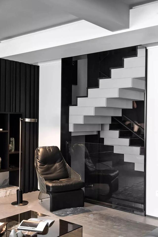 |400㎡现代，简约高级灰，加入红色的点缀，营造时尚高级的美