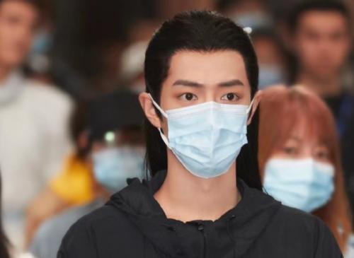 肖战|168任敏跟183肖战同框，身高差咋回事，谎报身高可不太好