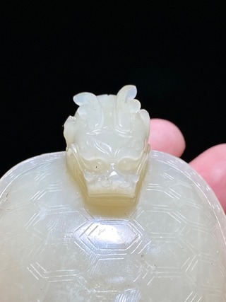 和田玉籽料|清 和田玉籽料 白玉 龙龟 摆件 把件 纸镇