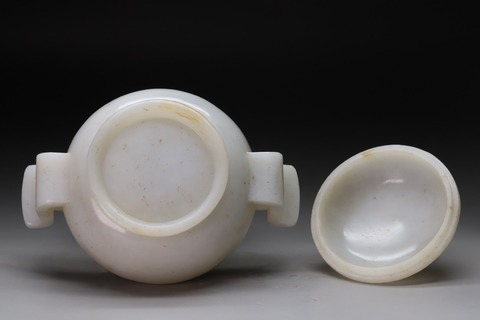 |舊藏:和田玉籽料“折耳圆式炉”摆件