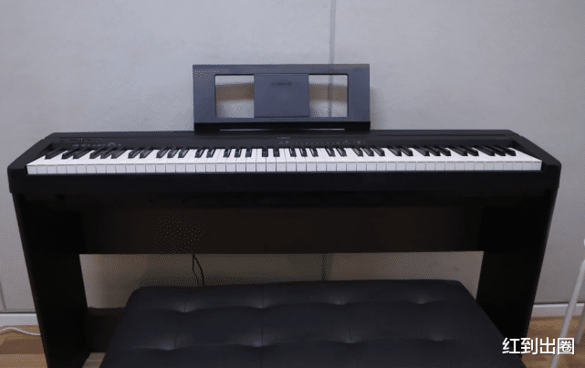 张艺兴|张艺兴新公司宿舍内景曝光，双人床壕气十足，李荣浩直言想来上班