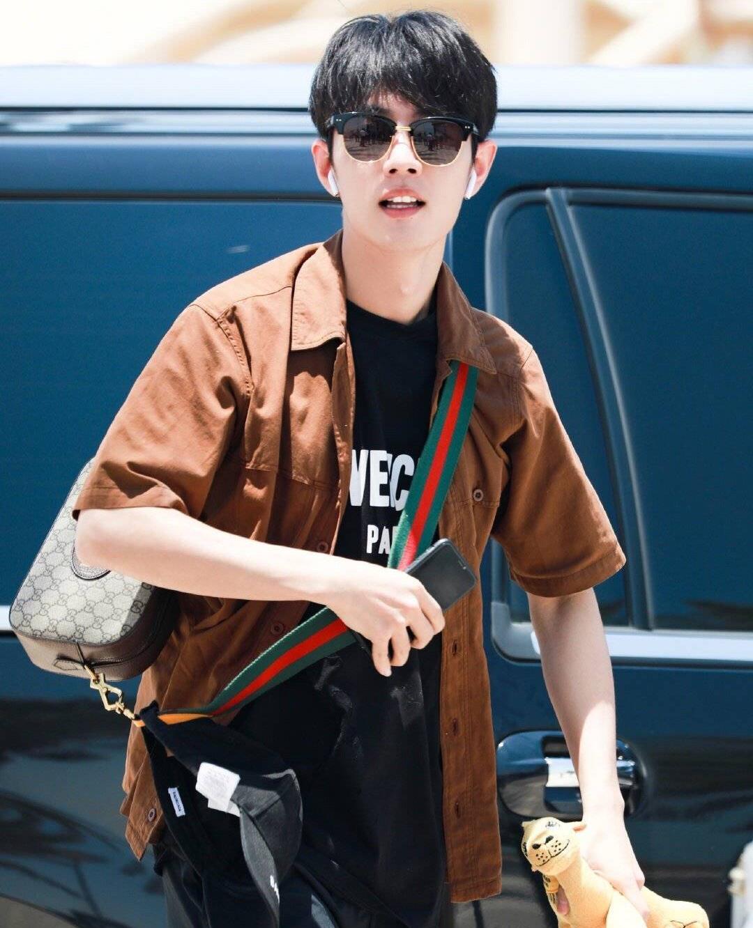 肖战|肖战四大代言相约为肖战加油，《中国电影报道》也来助阵