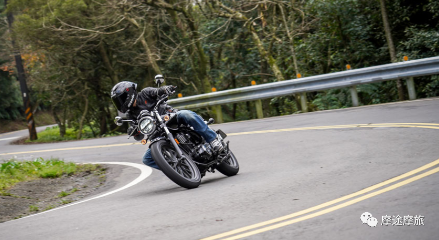路虎极光|经典复古摩托，本田H'ness CB350试驾测评！