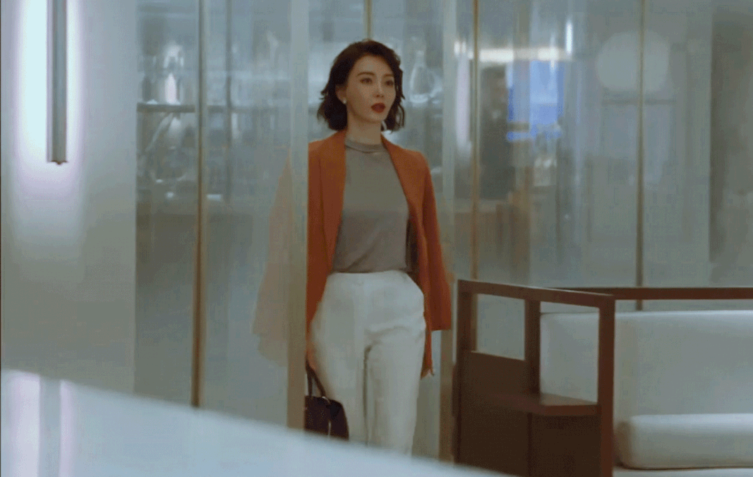 殷桃|输给迪丽热巴“退隐”4年，42岁凭“少女腰”杀回娱乐圈，全网沦陷