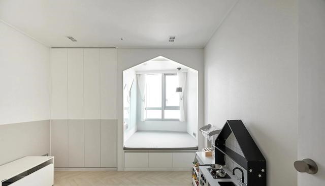 |卖掉2套小户型,买下179㎡大平层,简约风很高级,只住3人很阔气