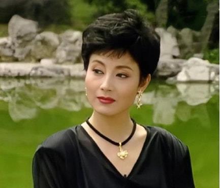 突围|“风流导演”尤小刚的瓜，3任女主都是大美女，真的是享尽艳福