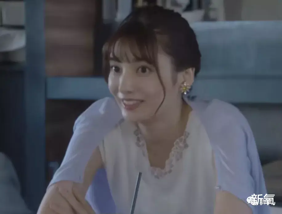 歌剧|她是女明星中最贵的美貌？被1: 1画进漫画狂卖3000万本…