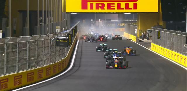 李慕豪|有史以来正赛出现红旗次数最多的一年！盘点2021赛季F1的7次红旗