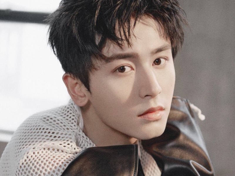 张哲瀚|张哲瀚杂志造型太女性化？男人阳刚之气皆无，这就是“下海”的代价