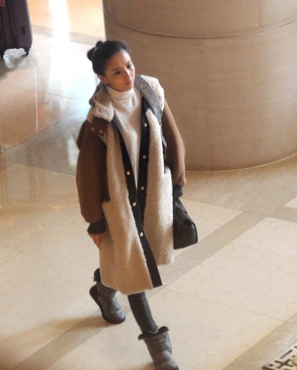 刘涛|让人“头痛”的日常穿搭也能很时尚，跟佟丽娅学穿搭，时髦又甜美