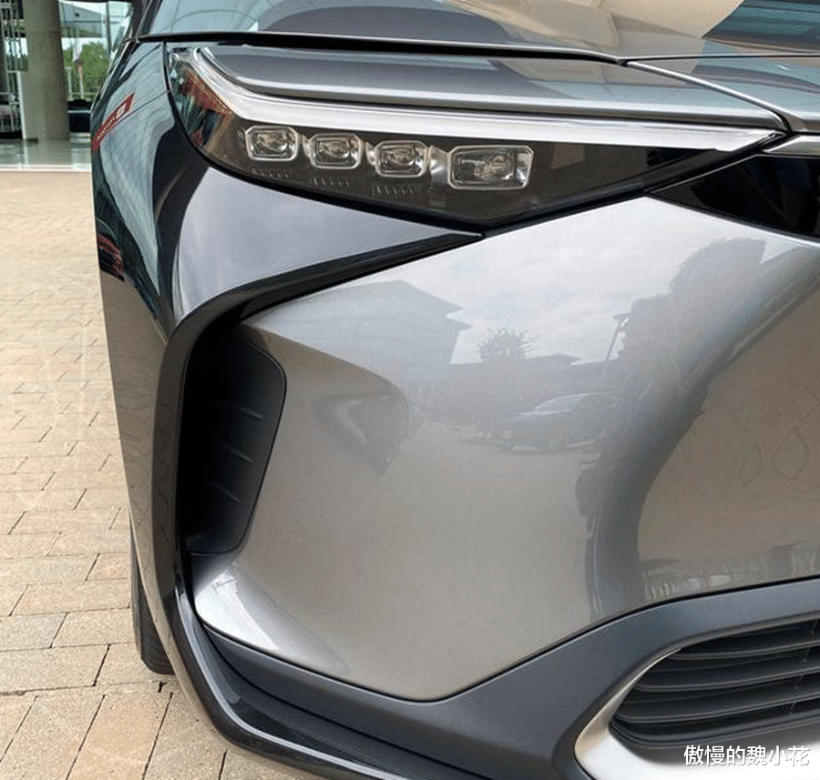提前預定爆款！豐田純電SUV明年量產，尺寸超RAV4，內飾迎蛻變-圖6