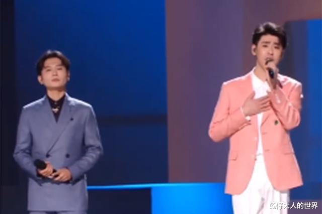 张云雷|继张云雷非遗讲述后，孟鹤堂被中国航天邀请，他俩没少为师父争光