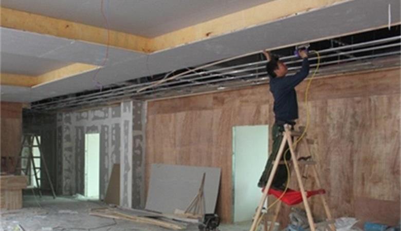 江西一装修工因向老板讨要1.5万元工钱未果后，竟杀死其儿子泄愤