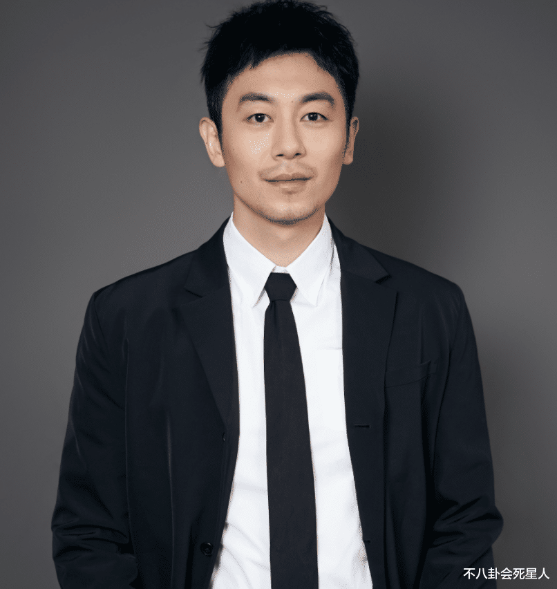 朱亚文|现代装帅气古装却“奇丑”的男星：朱亚文像老头、靳东油腻臃肿