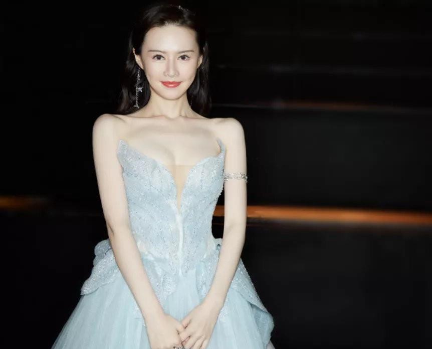 按钮一生 王晶《新倚天屠龙记》角色定妆照曝光：小昭引争议，张无忌油腻